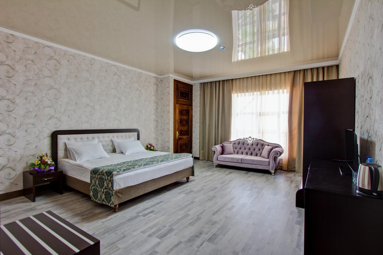 Karagat Hotel Karakol Εξωτερικό φωτογραφία